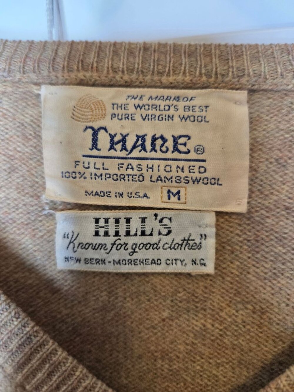 VTG Lambswool V-Neck Sweater Pullover Tan M USA Made Natural Fiber Flaw - Picture 2 of 8